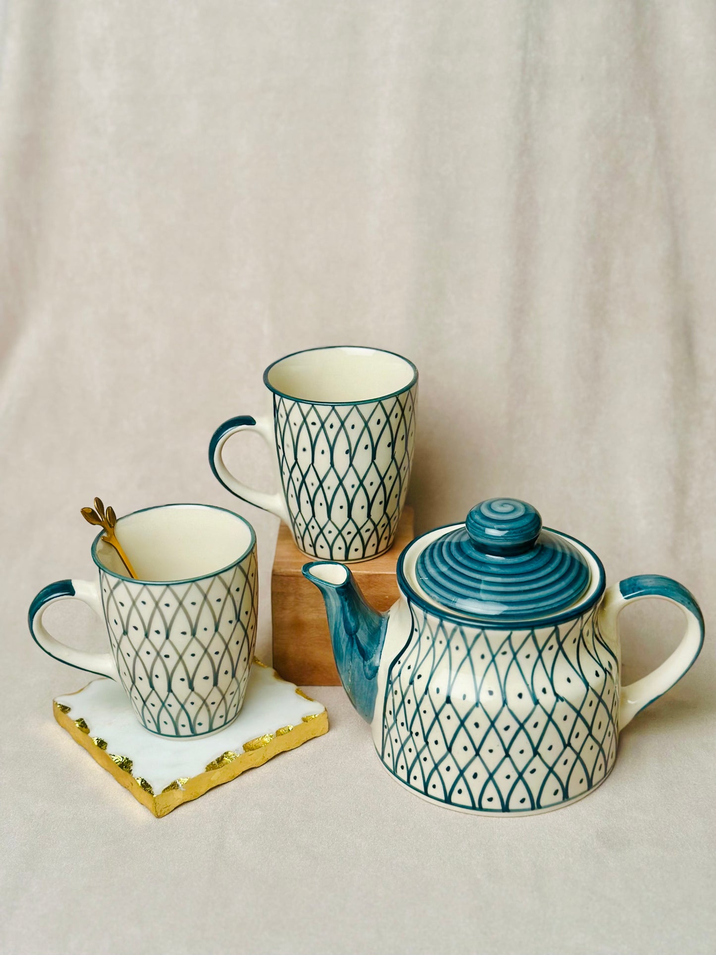 Teal Handpainted Kettle Combo with 2 Mugs